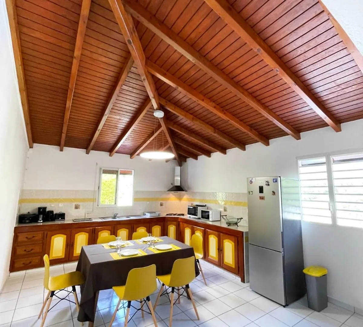 La Villa Ixora, Magnifique Villa Avec Piscine Les Abymes Holiday home